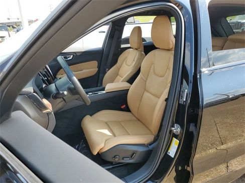 Used 2025 Volvo XC60 B5 Ultra w/ Protection Package Premier image 20