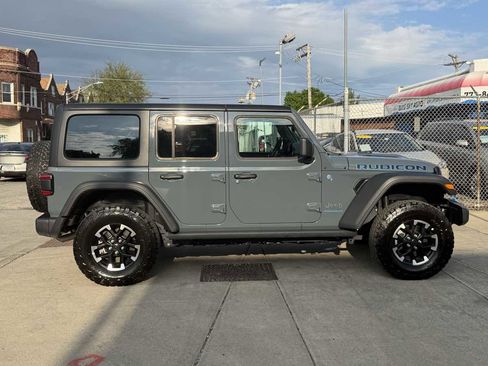 Used 2025 Jeep Wrangler Unlimited Rubicon 4xe AWD/4WD image 4
