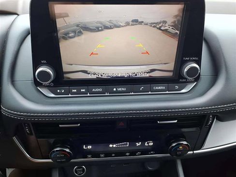 Used 2023 Nissan Rogue SV image 15