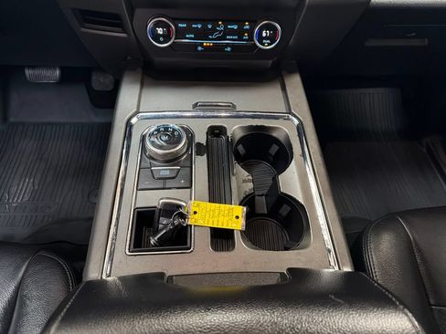 Used 2019 Ford Expedition XLT RWD image 24