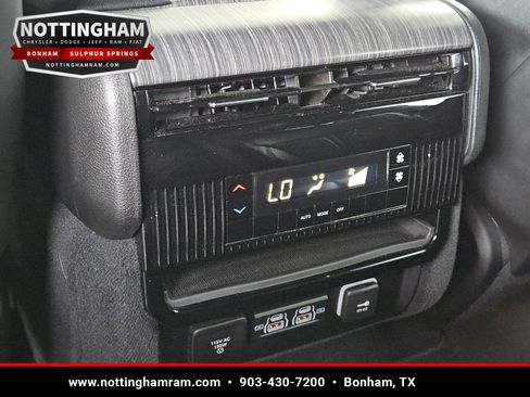Used 2024 Jeep Wagoneer L Series II w/ Flexible Seating Group AWD/4WD image 30