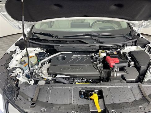 Used 2025 Nissan Rogue SL w/ Tech Package image 32