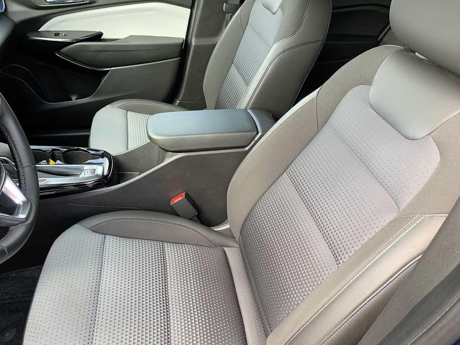 Certified 2024 Chevrolet Trax LT w/ LT Convenience Package FWD image 18