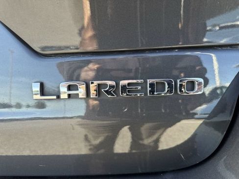 Used 2023 Jeep Grand Cherokee Laredo w/ Luxury Tech Group I AWD/4WD image 31