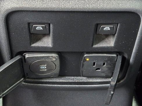 Used 2024 Ford Bronco Black Diamond image 17