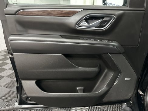 Used 2022 Chevrolet Tahoe Z71 w/ Luxury Package image 16