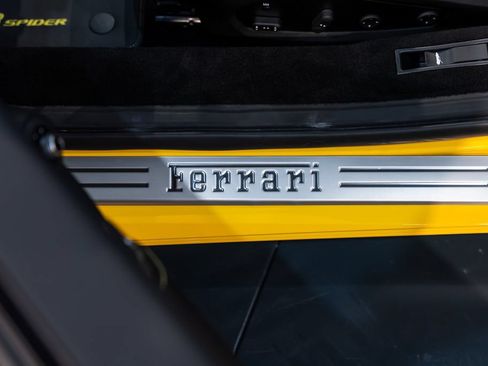 Used 2021 Ferrari F8 Tributo RWD image 21