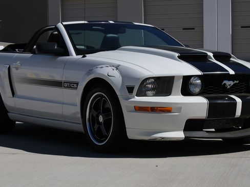 Used 2007 Ford Mustang GT RWD image 5
