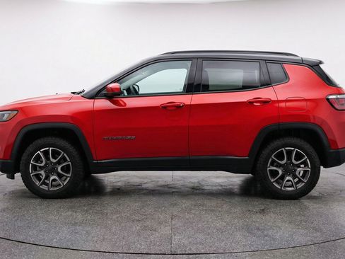 Used 2025 Jeep Compass Trailhawk AWD/4WD image 5