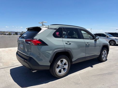 Used 2021 Toyota RAV4 XLE w/ Convenience Package AWD/4WD image 2