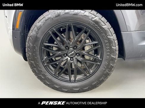 Used 2024 Land Rover Defender 110 S AWD/4WD image 2