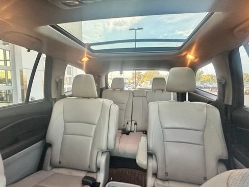Used 2017 Honda Pilot Elite image 10