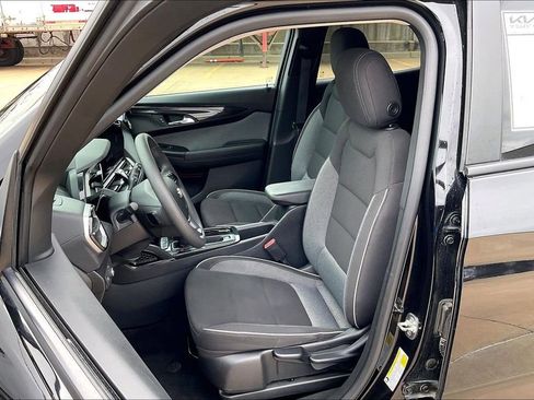 Used 2025 Chevrolet TrailBlazer LT AWD/4WD image 25