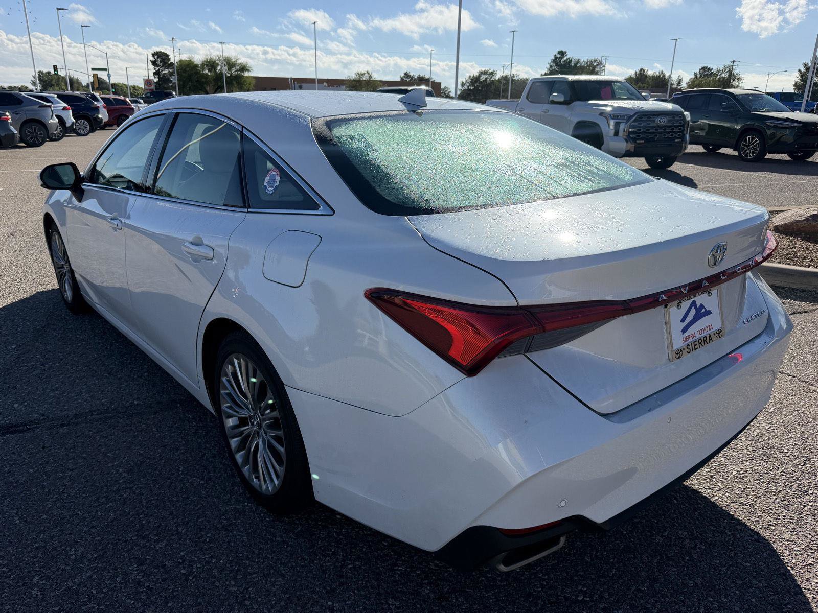 Used 2020 Toyota Avalon Limited w/ Advanced Safety Package FWD image 3