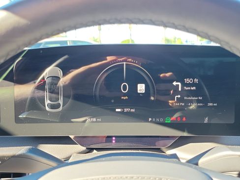 Used 2023 Lucid Air Touring image 9