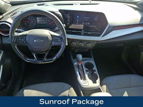 Used 2024 Chevrolet Trax RS w/ Sunroof Package image 3