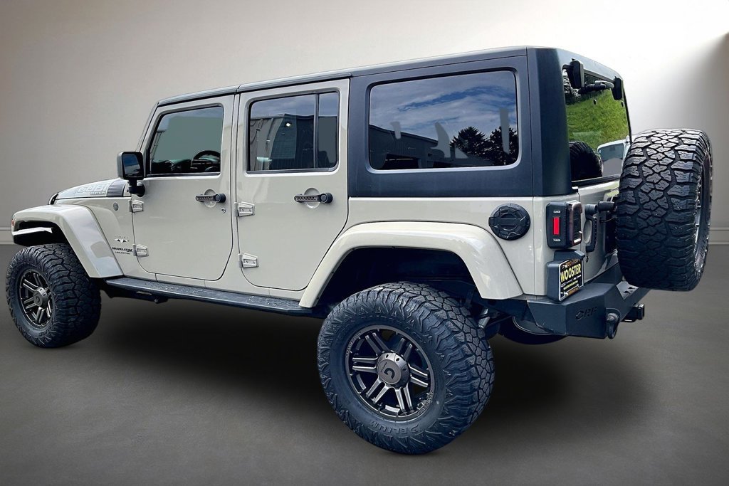 Used 2018 Jeep Wrangler Unlimited Sahara w/ Connectivity Group AWD/4WD image 4