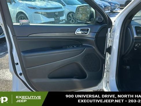 Used 2022 Jeep Grand Cherokee Laredo X image 8