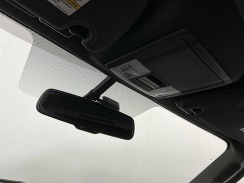 Used 2010 Lincoln Navigator L Base image 21