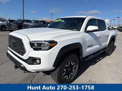 Used 2022 Toyota Tacoma TRD Off-Road image 1