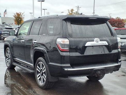 Used 2022 Toyota 4Runner Limited image 4