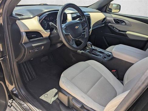 Used 2022 Chevrolet Traverse LS FWD image 10