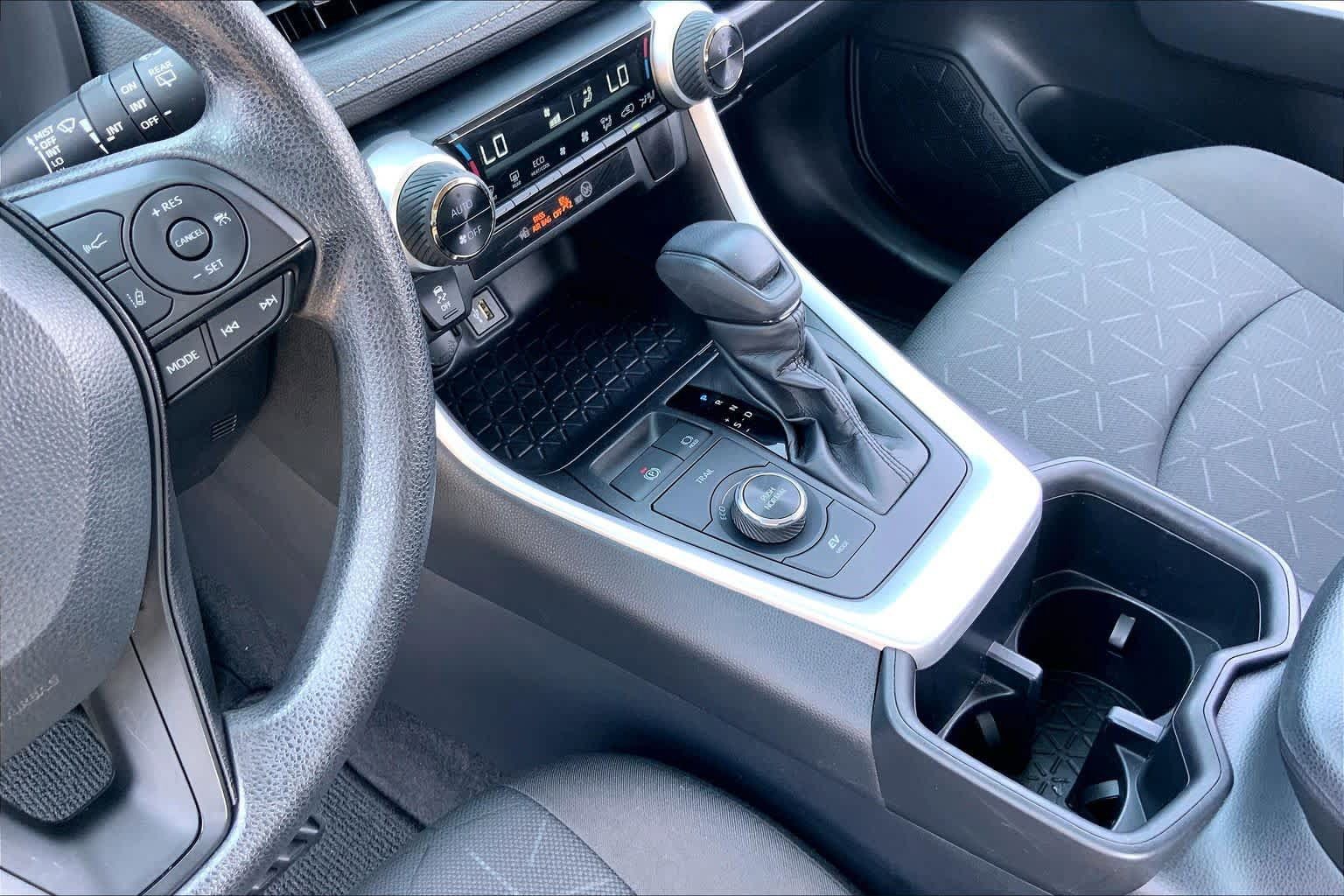 Used 2024 Toyota RAV4 XLE w/ Convenience Package AWD/4WD image 16