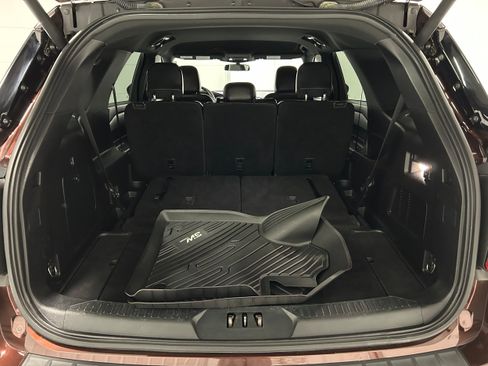Used 2020 Ford Explorer XLT w/ Equipment Group 202A AWD/4WD image 32