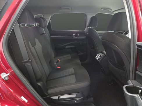 Used 2022 Kia Sorento LX image 21