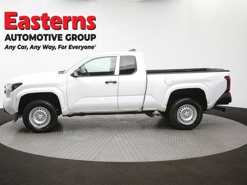 Used 2025 Toyota Tacoma 2WD Xtracab image 55