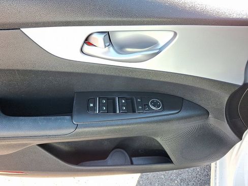 Certified 2023 Kia Forte LXS w/ LXS Technology Package image 13