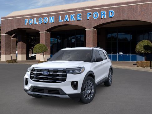 New 2026 Ford Explorer Active w/ Active Comfort Package AWD/4WD image 2