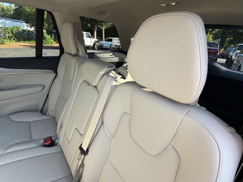 Used 2024 Volvo XC90 B5 Core w/ Climate Package AWD/4WD image 31