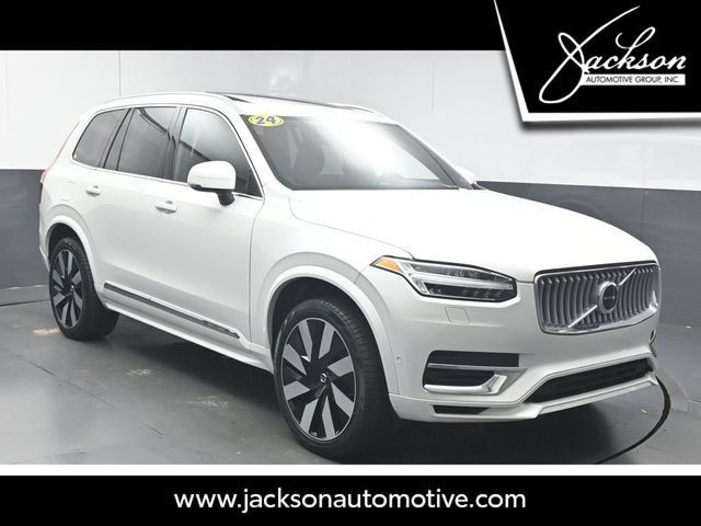 Used 2024 Volvo XC90 T8 Plus w/ Protection Package AWD/4WD image 1