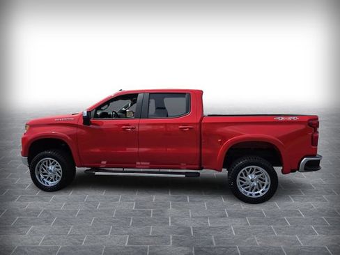 Used 2025 Chevrolet Silverado 1500 LT AWD/4WD image 4