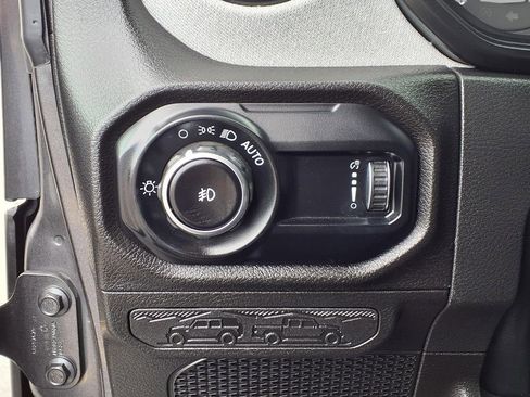 Certified 2024 Jeep Wrangler Sport S image 18