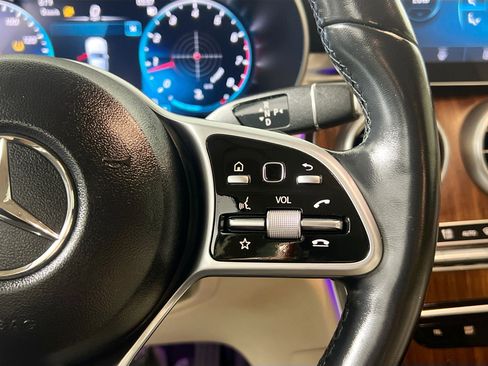 Used 2022 Mercedes-Benz GLC 300 4MATIC w/ Premium Package Lite image 19