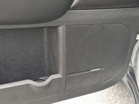 Used 2016 GMC Acadia SLT image 15