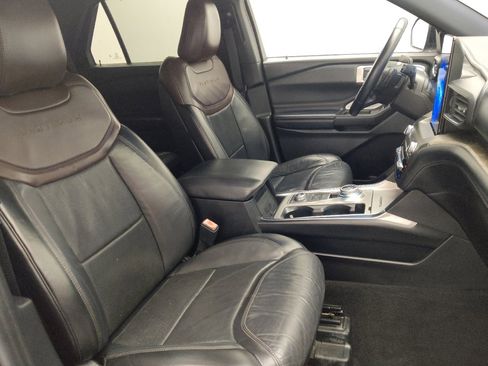 Used 2020 Ford Explorer Platinum w/ Premium Technology Package AWD/4WD image 21