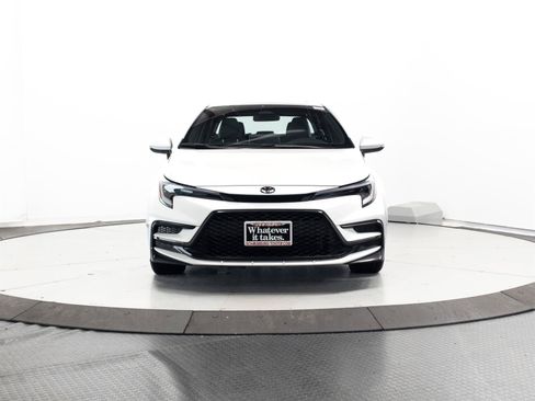 Used 2025 Toyota Corolla SE w/ SE Premium Package FWD image 2