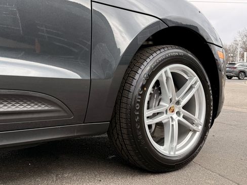 Used 2022 Porsche Macan AWD/4WD image 11