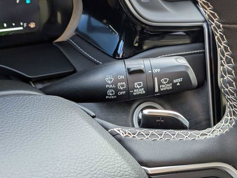 Used 2022 Jeep Grand Cherokee Limited 4xe w/ Luxury Tech Group II image 27