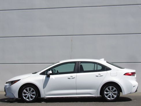 Certified 2024 Toyota Corolla LE FWD image 4