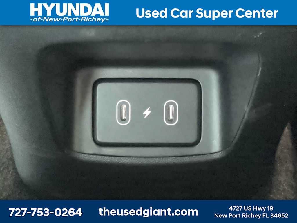 Certified 2025 Hyundai Elantra Limited FWD image 14