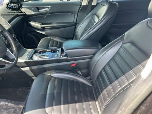 Used 2019 Ford Edge SEL w/ Equipment Group 201A AWD/4WD image 9
