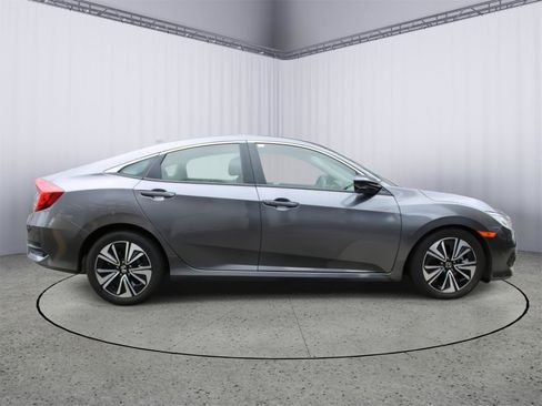 Used 2018 Honda Civic EX-T image 8