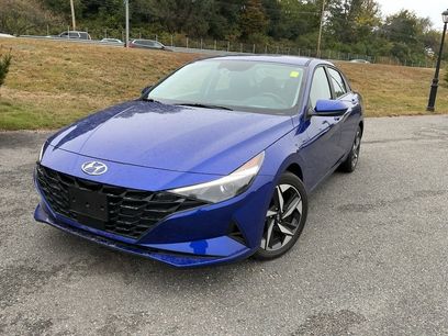 Used 2023 Hyundai Elantra SEL w/ Convenience Package