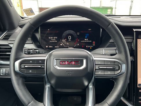 Used 2024 GMC Acadia Elevation image 33