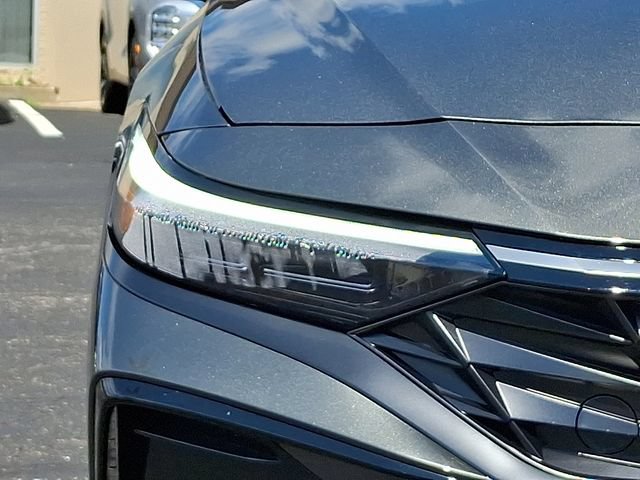 Certified 2025 Hyundai Elantra SEL FWD image 9