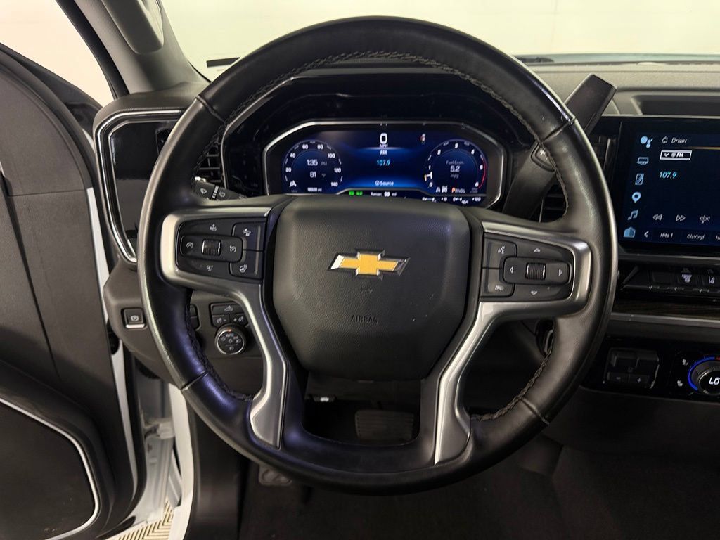 Used 2025 Chevrolet Silverado 2500 LT w/ Convenience Package AWD/4WD image 13